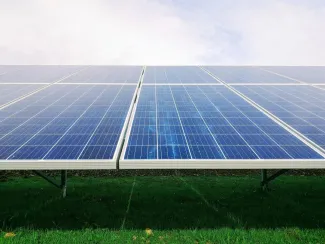 Caro bollette e indipendenza energetica: la soluzione è nelle energie rinnovabili.