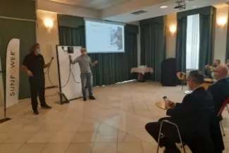 Un novembre di roadshow per Maxeon ed Enphase.