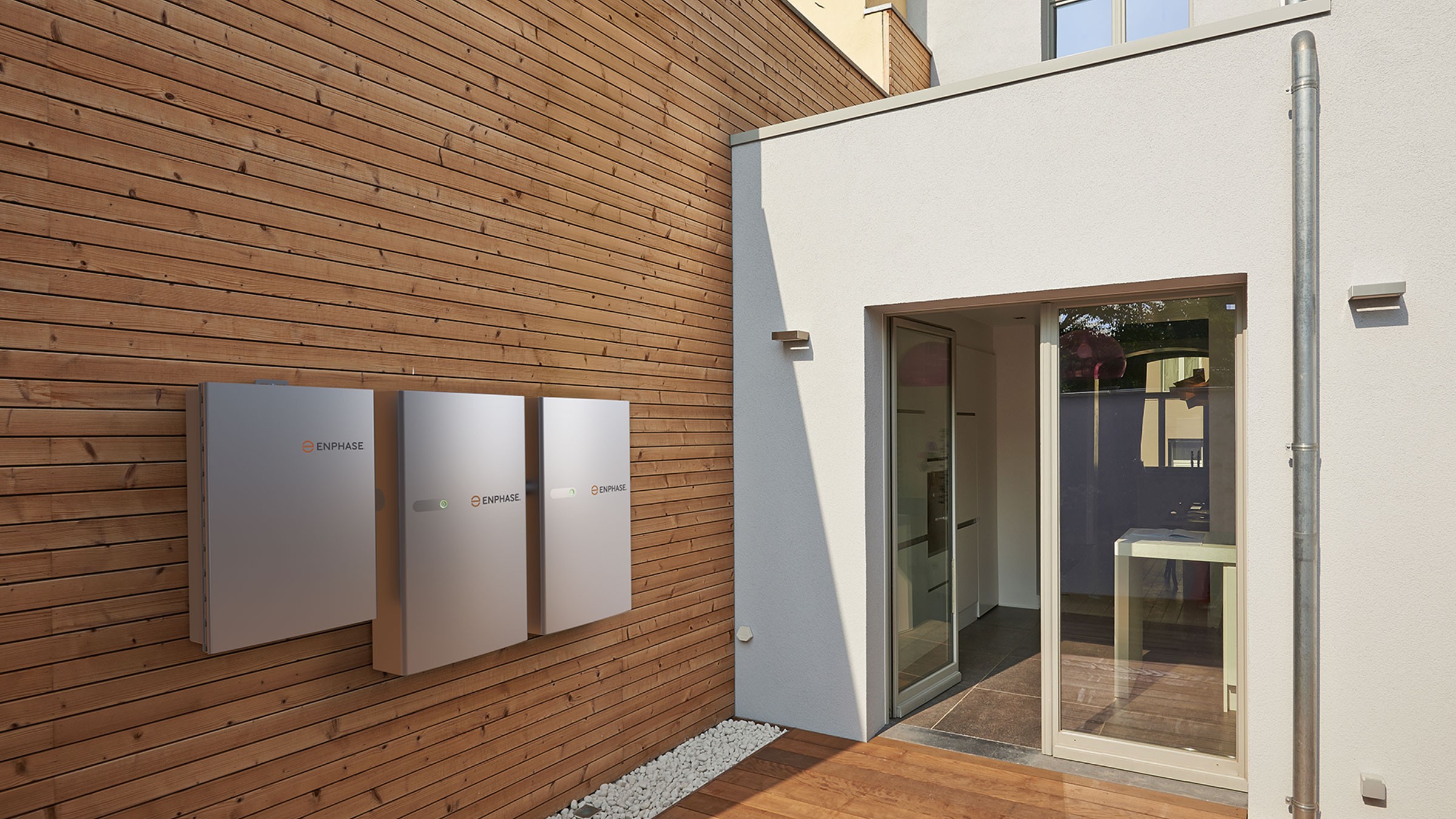 IQ Battery 5P and IQ System Controller 3 INT installed on home